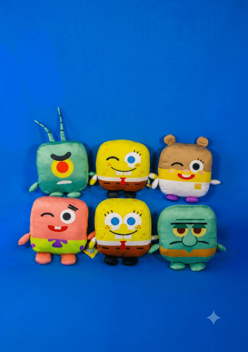 Colección de peluches cuadrados de los personajes de Bob Esponja sobre fondo azul