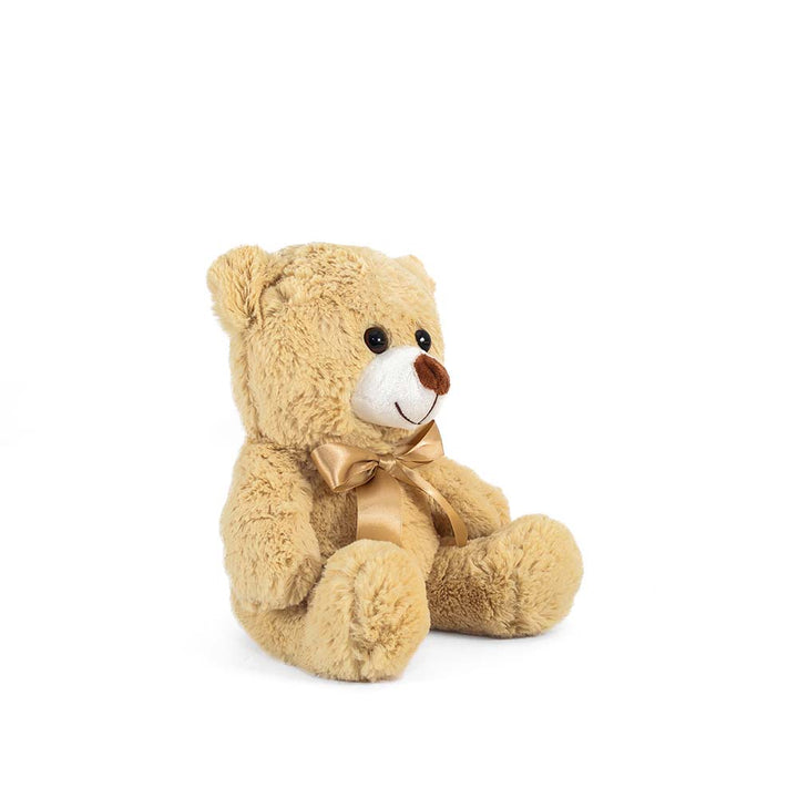 Oso de peluche color café, suave, sentado y con moño, ideal para regalo, baby showers, eventos y fiestas. Peluches al mayoreo 