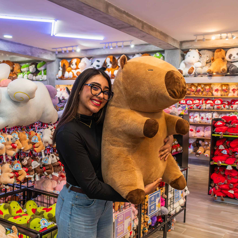 Capibara de peluche gigante, color café extra suave