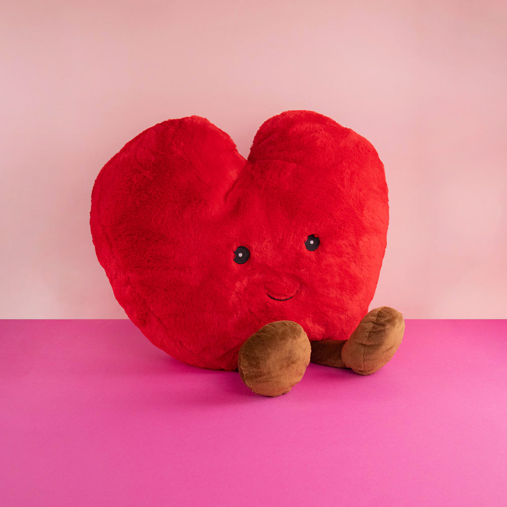 Cojín de corazón de peluche al mayoreo. Peluches para San Valentín. Tiendas de regalo