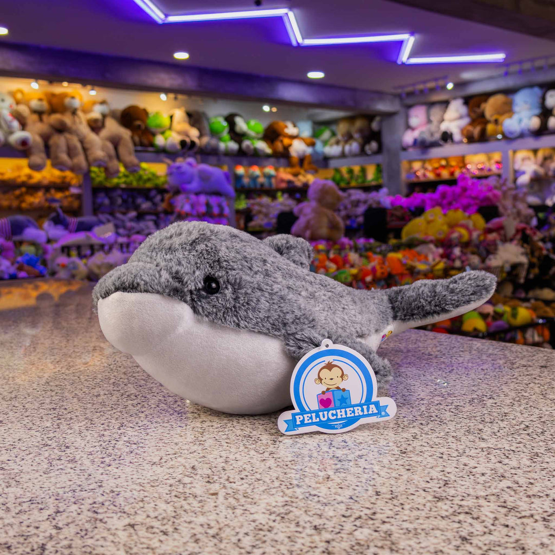 Delfín de peluche Ocean 38 cm , delfín color gris, perfecto para decorar eventos o fiestas infantiles 