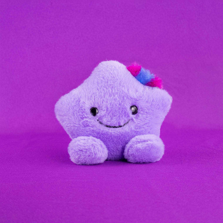 Set de 4 piezas Estrellas de peluche Twinky PIUINIKI . Estrellas de peluche en color rosa, morado, azul y amarillo con caritas felices 