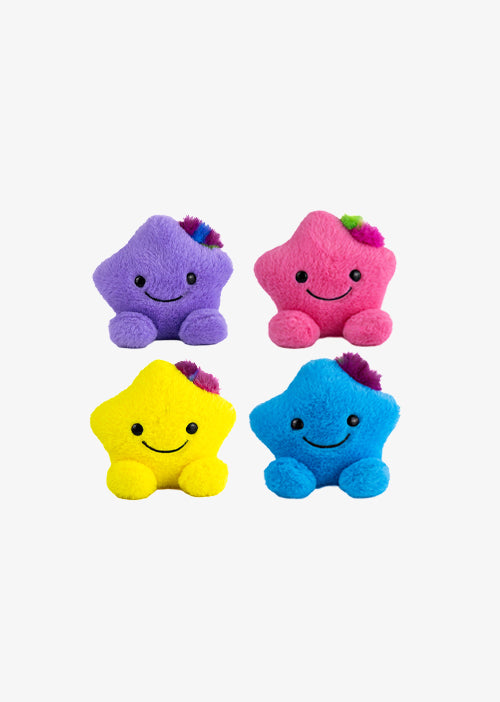 Set de 4 piezas Estrellas de peluche Twinky PIUINIKI . Estrellas de peluche en color rosa, morado, azul y amarillo con caritas felices 
