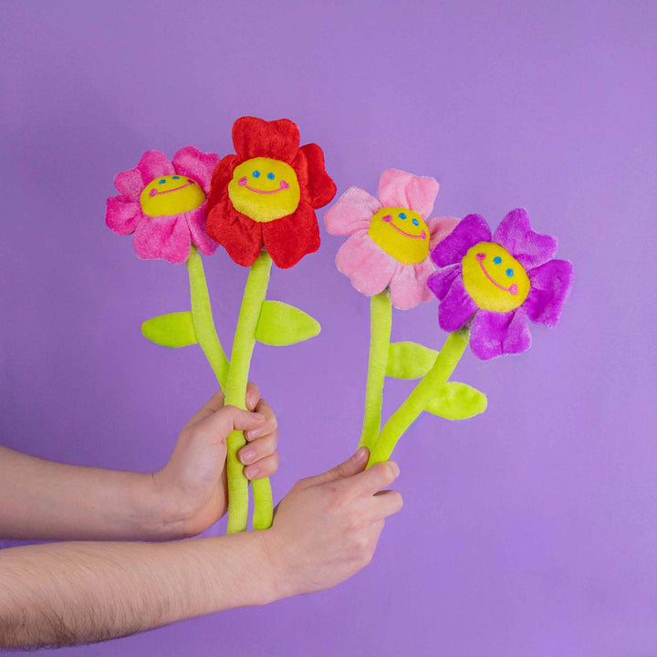 Flores de peluche perfectas para regalar en primavera, decorar eventos o coleccionar. Colores llamativos