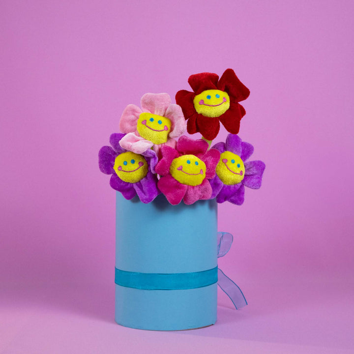 Flores de peluche perfectas para regalar en primavera, decorar eventos o coleccionar. Colores llamativos