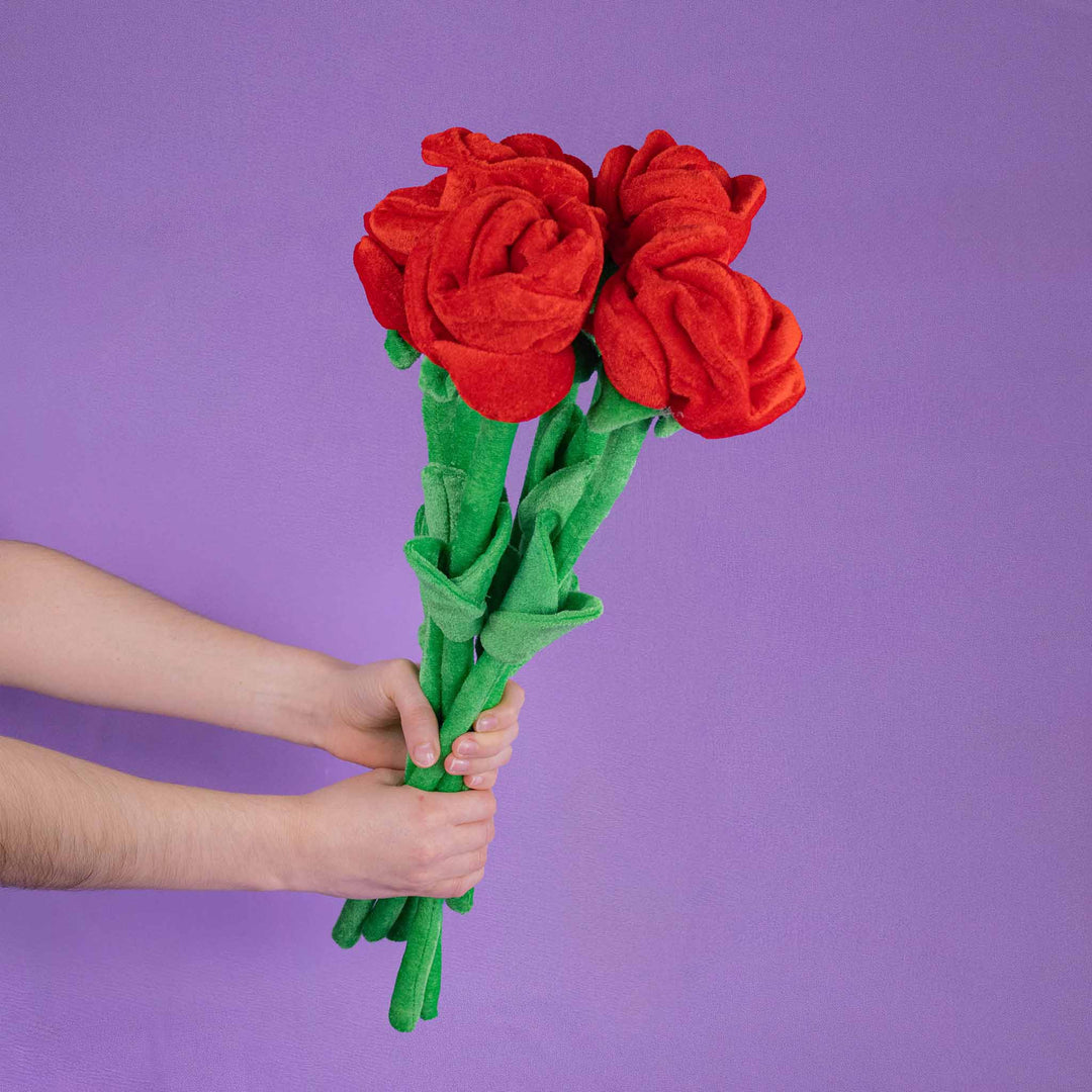 Flores de peluche perfectas para regalar en primavera, decorar eventos o coleccionar. Color rojo