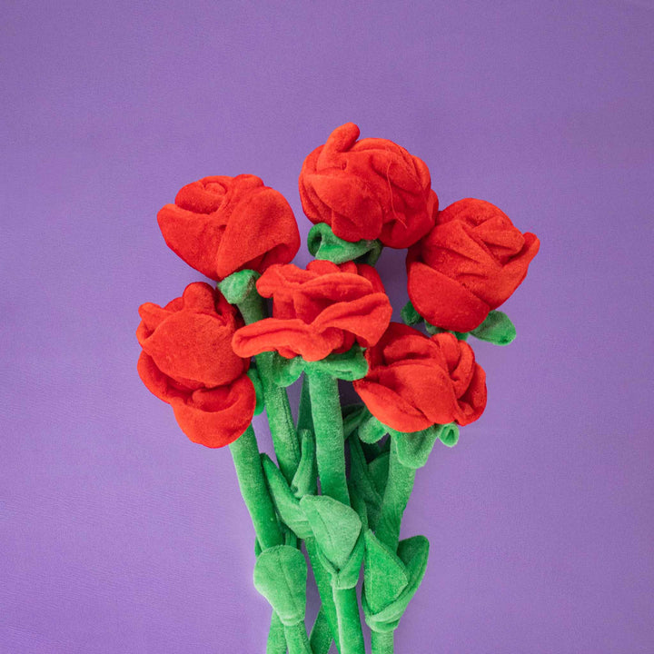 Flores de peluche perfectas para regalar en primavera, decorar eventos o coleccionar. Color rojo