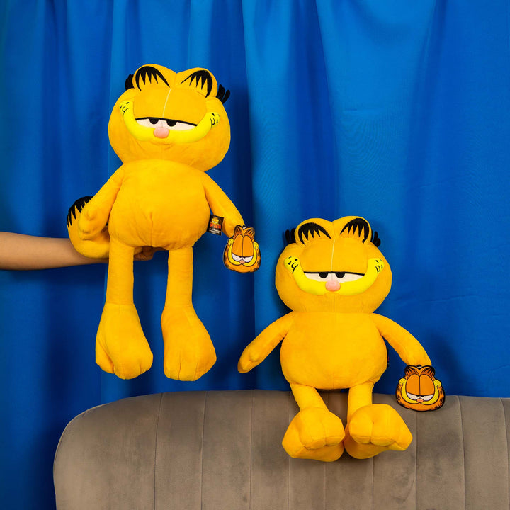 Garfield de peluche original. Peluches de licencias, color naranja con negro