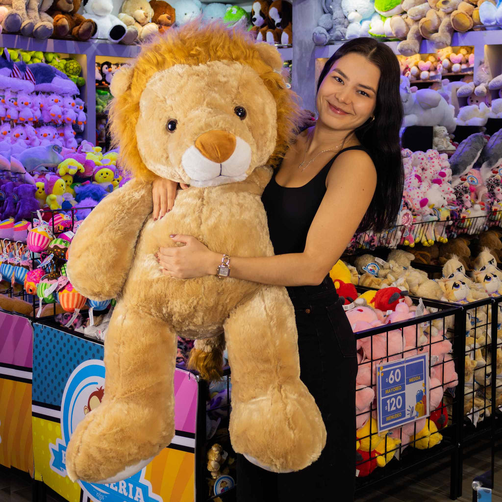 León de peluche gigante super suave y abrazable. Ideal para regalar, para eventos, baby showers y fiestas. 