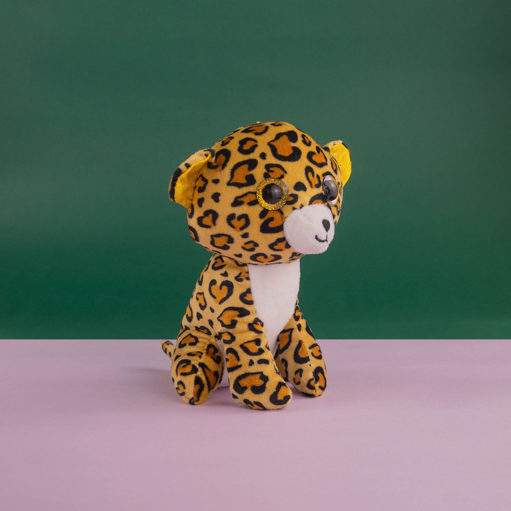 Leopardo de peluche pequeño y ultra suave. Colecciona los tuyos o inicia tu propio negocio