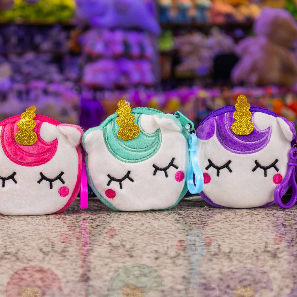 Llaveros de peluche, peluches de novedad. Colores y detalles brillantes, ideales para coleccionar y regalar. 