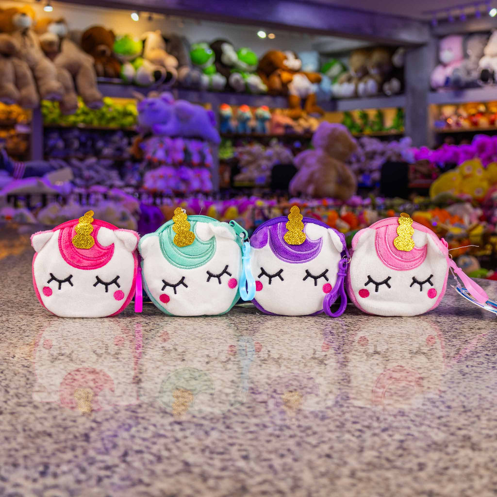 Llaveros de peluche, peluches de novedad. Colores y detalles brillantes, ideales para coleccionar y regalar. 