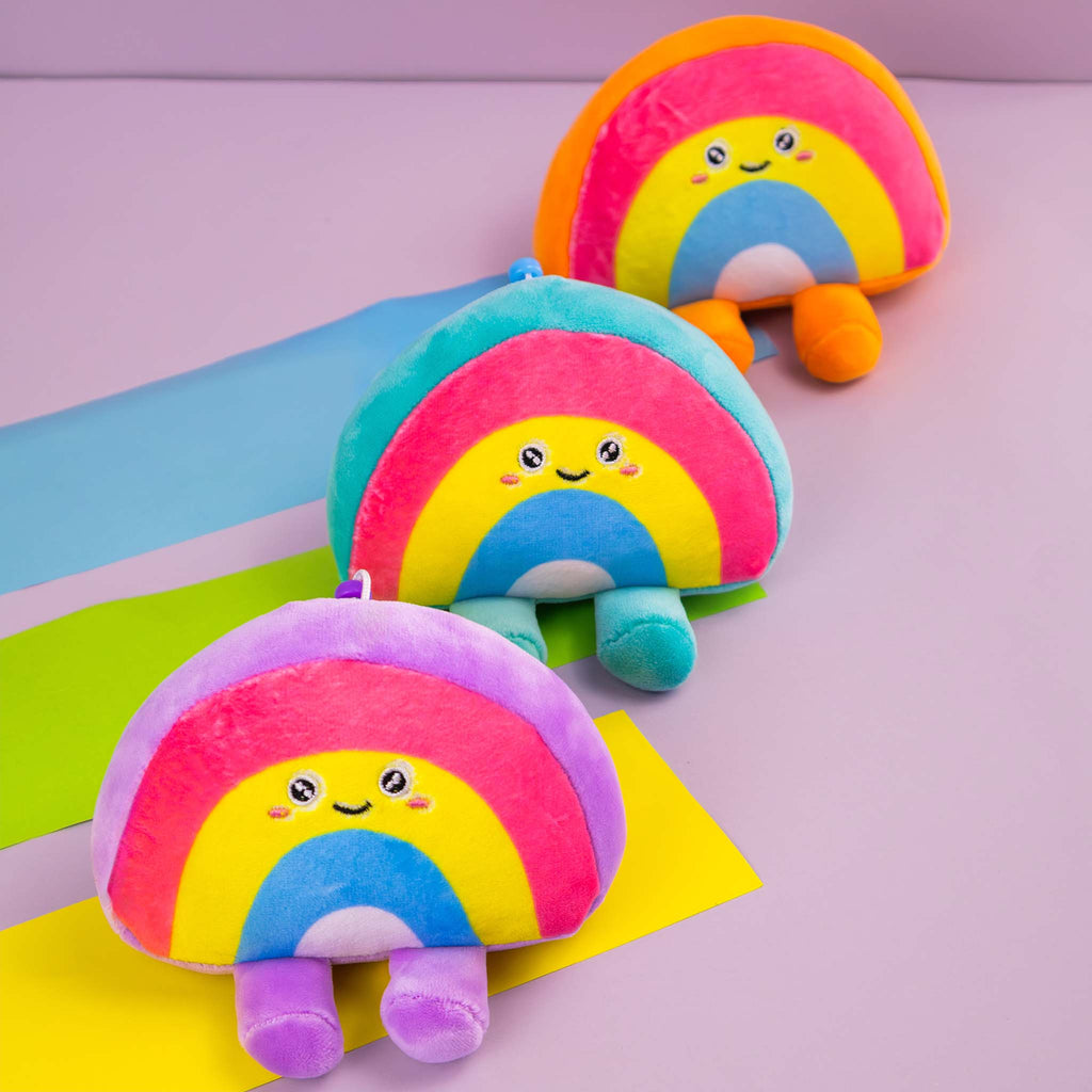 Llaveros de peluche arcoíris , ideal para regalar o coleccionar 