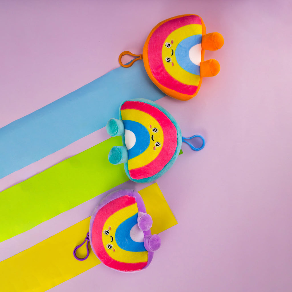 Llaveros de peluche arcoíris , ideal para regalar o coleccionar 