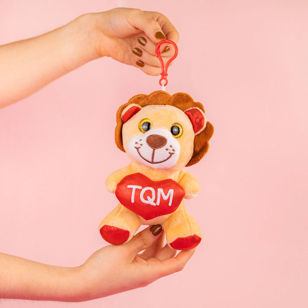 Llaveros de peluche, León de peluche ideal para regalar en San Valentín. Peluches para regalar y coleccionar