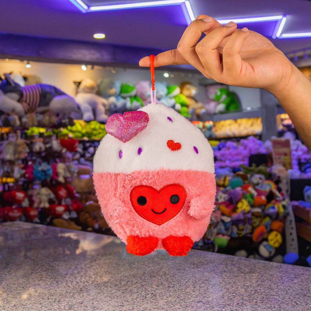 Llaveros de peluche para San Valentín , detalles brillantes. Comida Cupcake de peluche 