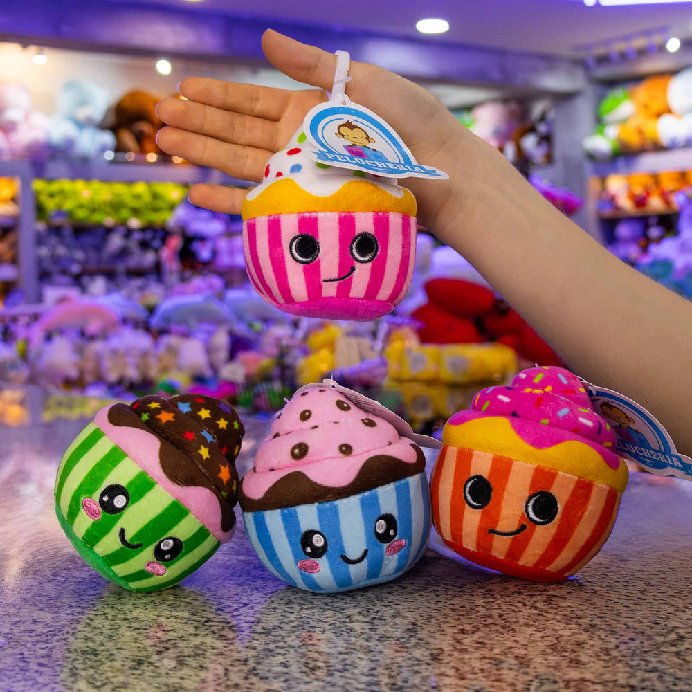 Set de 6 Piezas Llavero de peluche Cupcake 10 cm, colores rosa, verde, azul y naranja. Llaveros coleccionables