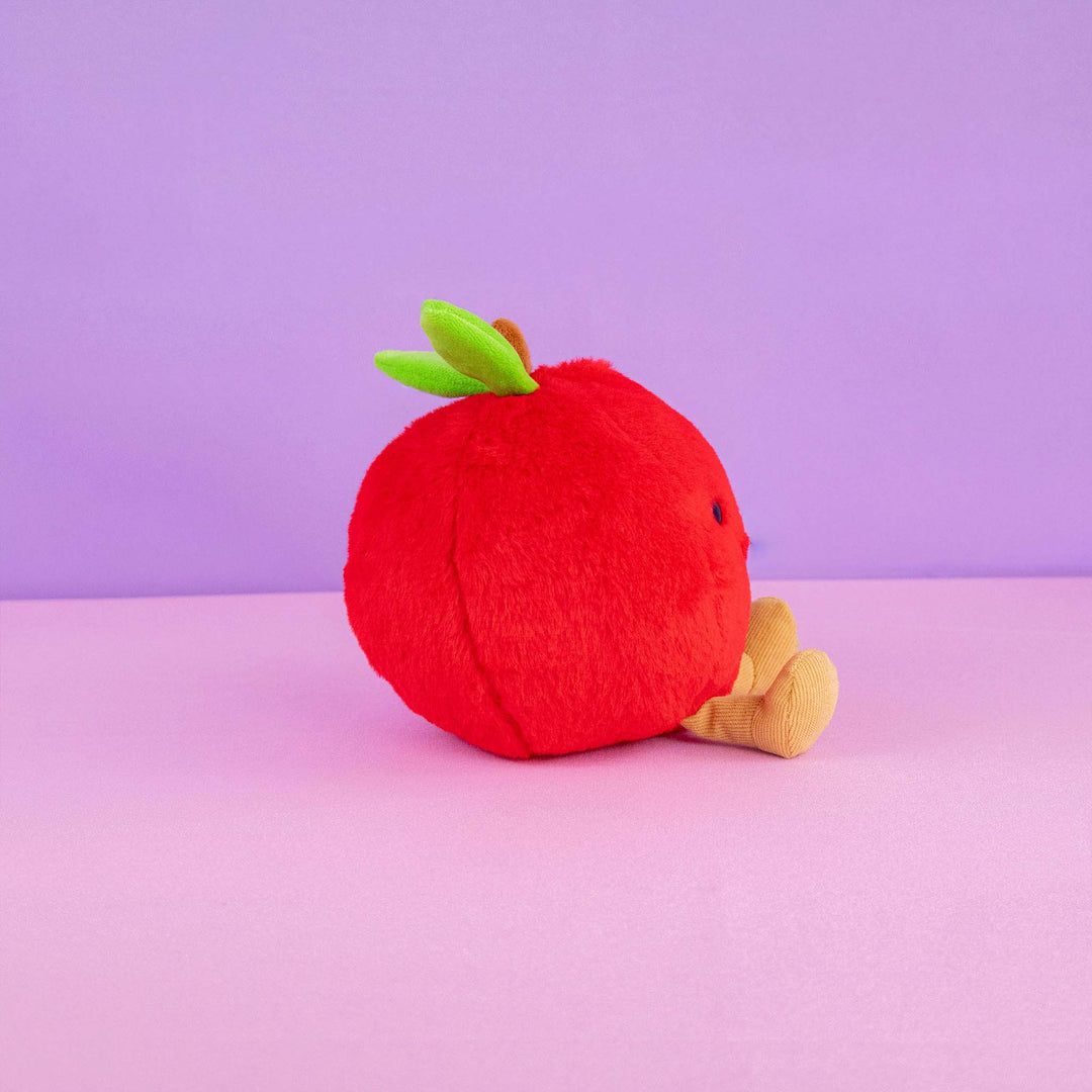 Manzana de peluche Appy 14 cm PIUINIKI. Peluche de manzana con cara feliz en color rojo