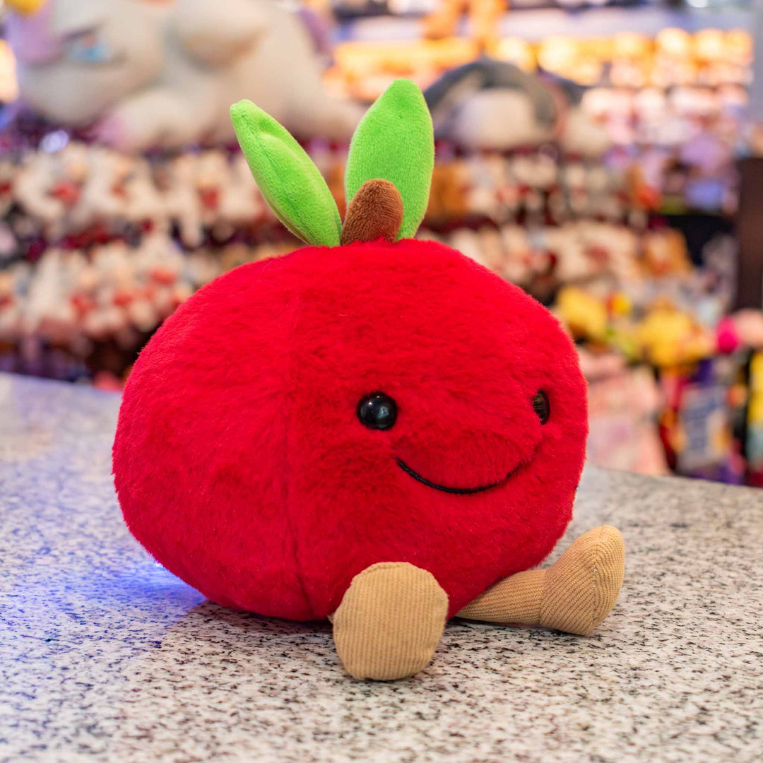 Manzana de peluche Appy 14 cm PIUINIKI. Peluche de manzana con cara feliz en color rojo