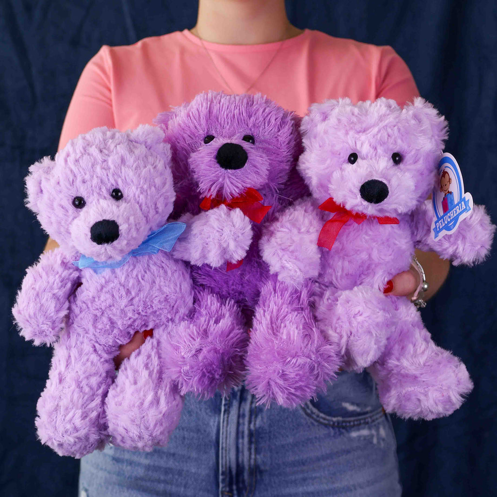 Oso de peluche color morado suave y tierno, ideal como regalo original ó decoración