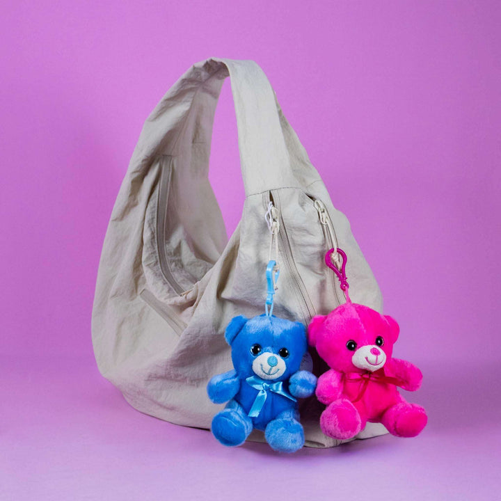 Set de 12 Piezas Llavero de peluche Osito Baby 12 cm - Pelucheria
colores café, gris, rosa y azul. Llaveros de peluche coleccionables