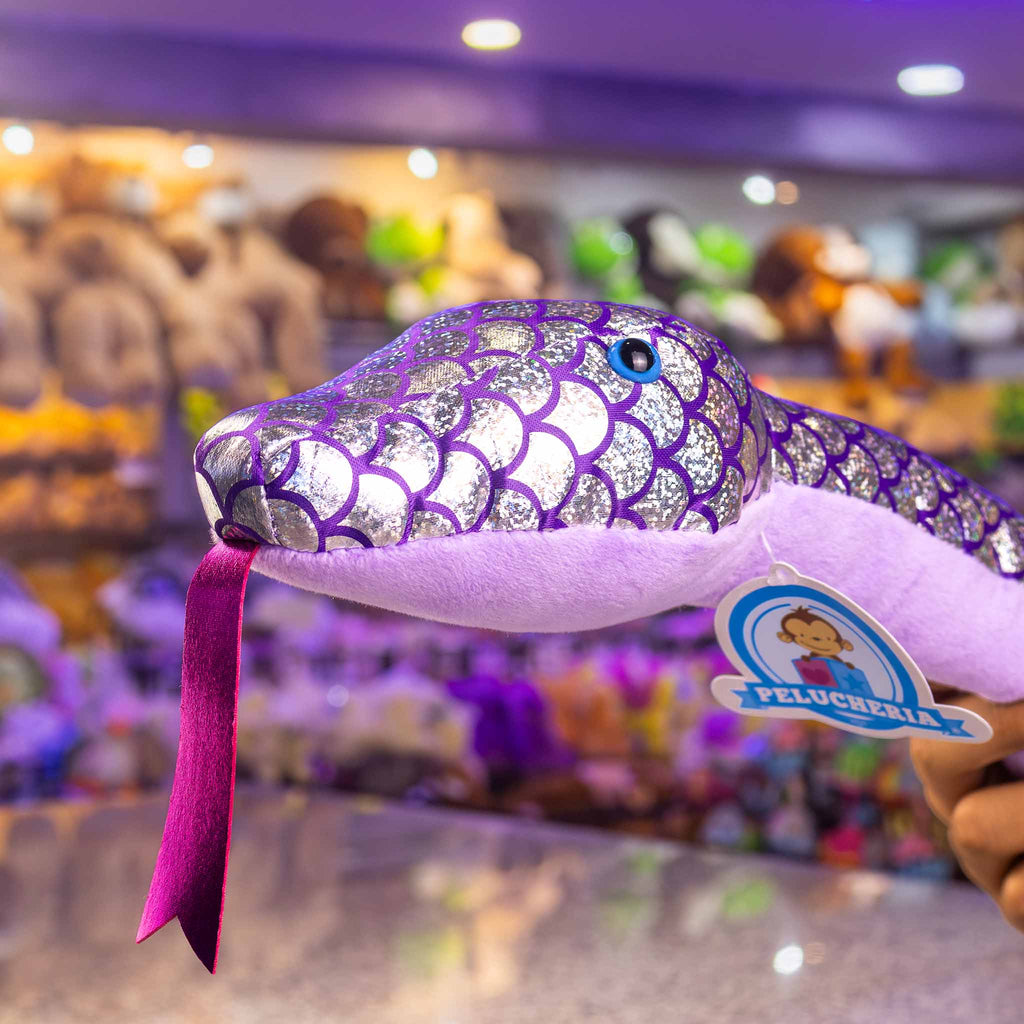Peluche de serpiente grande. Ideal para los fanáticos de los animales terrestres  y para regalar. 