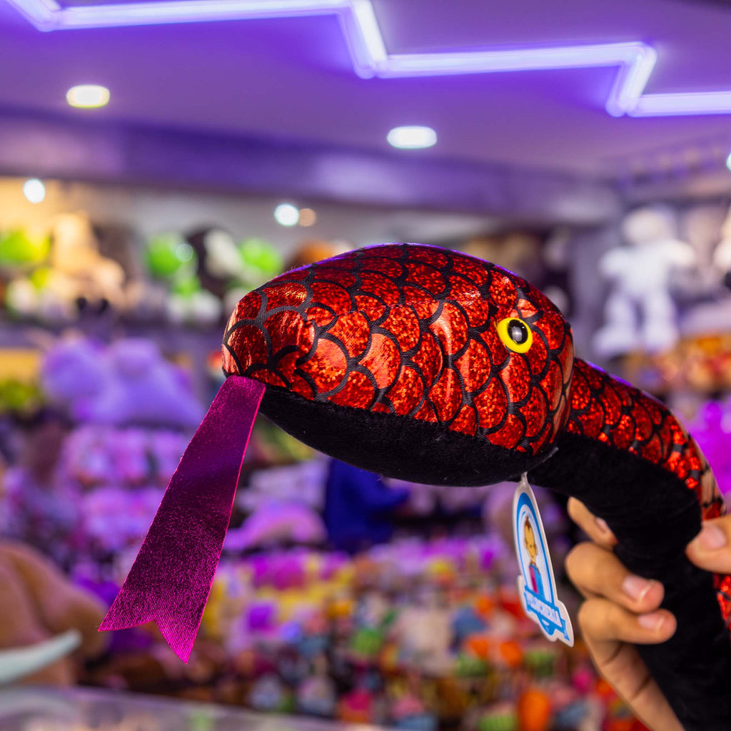 Peluche de serpiente grande. Ideal para los fanáticos de los animales terrestres  y para regalar. 