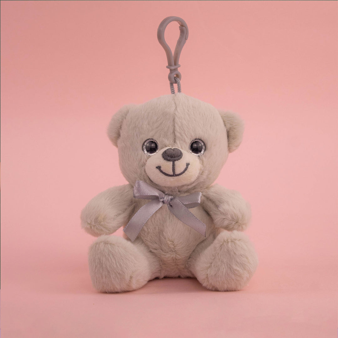 Set de 12 Piezas Llavero de peluche Osito Baby 12 cm - Pelucheria
colores café, gris, rosa y azul. Llaveros de peluche coleccionables