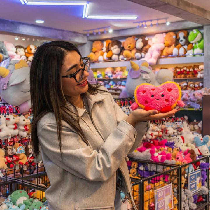 Llavero de peluche para San Valentín en color rosa y rojo. Peluches de novedad 