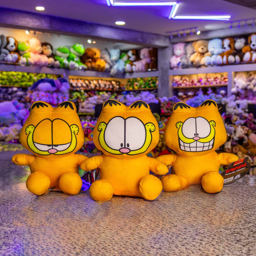 Garfield de peluche original para fanáticos, súper adorable.