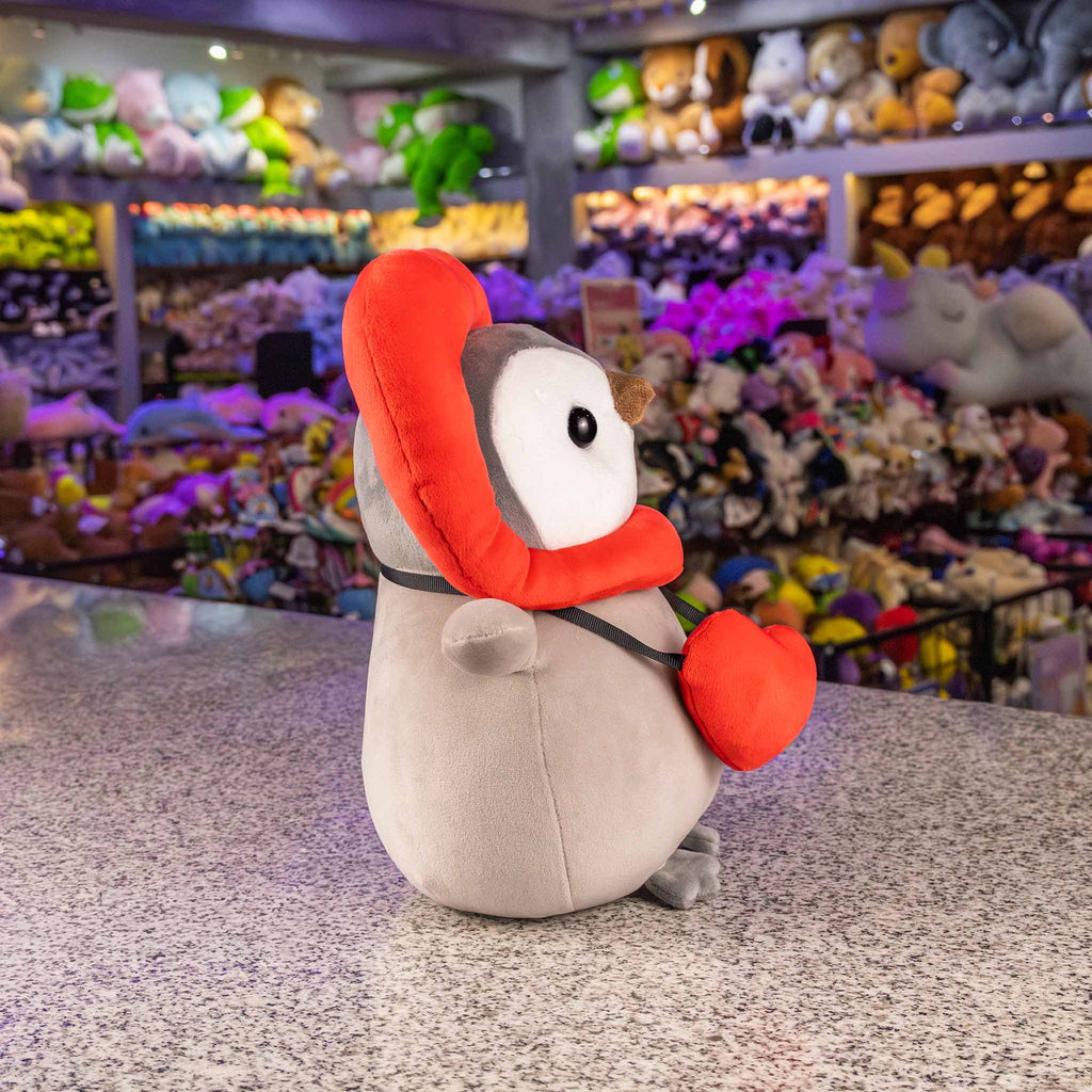 Pingüino de peluche con corazón , detalles perfectos para San Valentín. Peluches de amor al mayoreo 