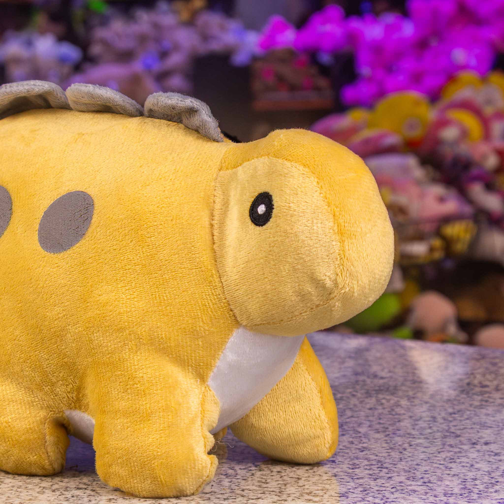 Dinosaurio de peluche tamaño mediano. Ideal para los fanáticos de los animales y para regalar