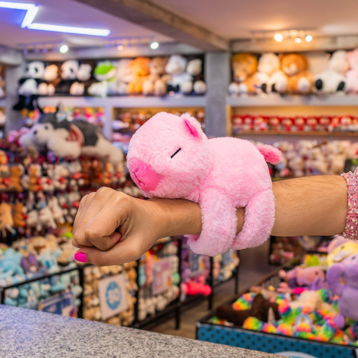 Straps de peluches, peluches de novedad. Capibara de peluche al mayoreo. 