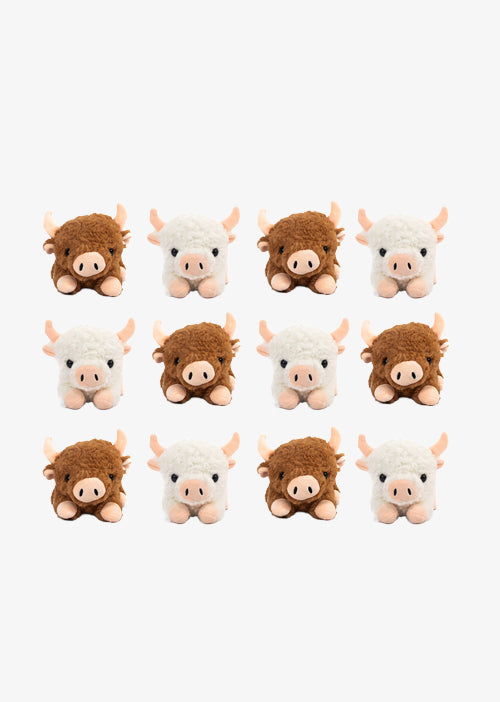Vacas de peluche al mayoreo, colores café y blanco. Perfectas para regalar, decorar o vender.