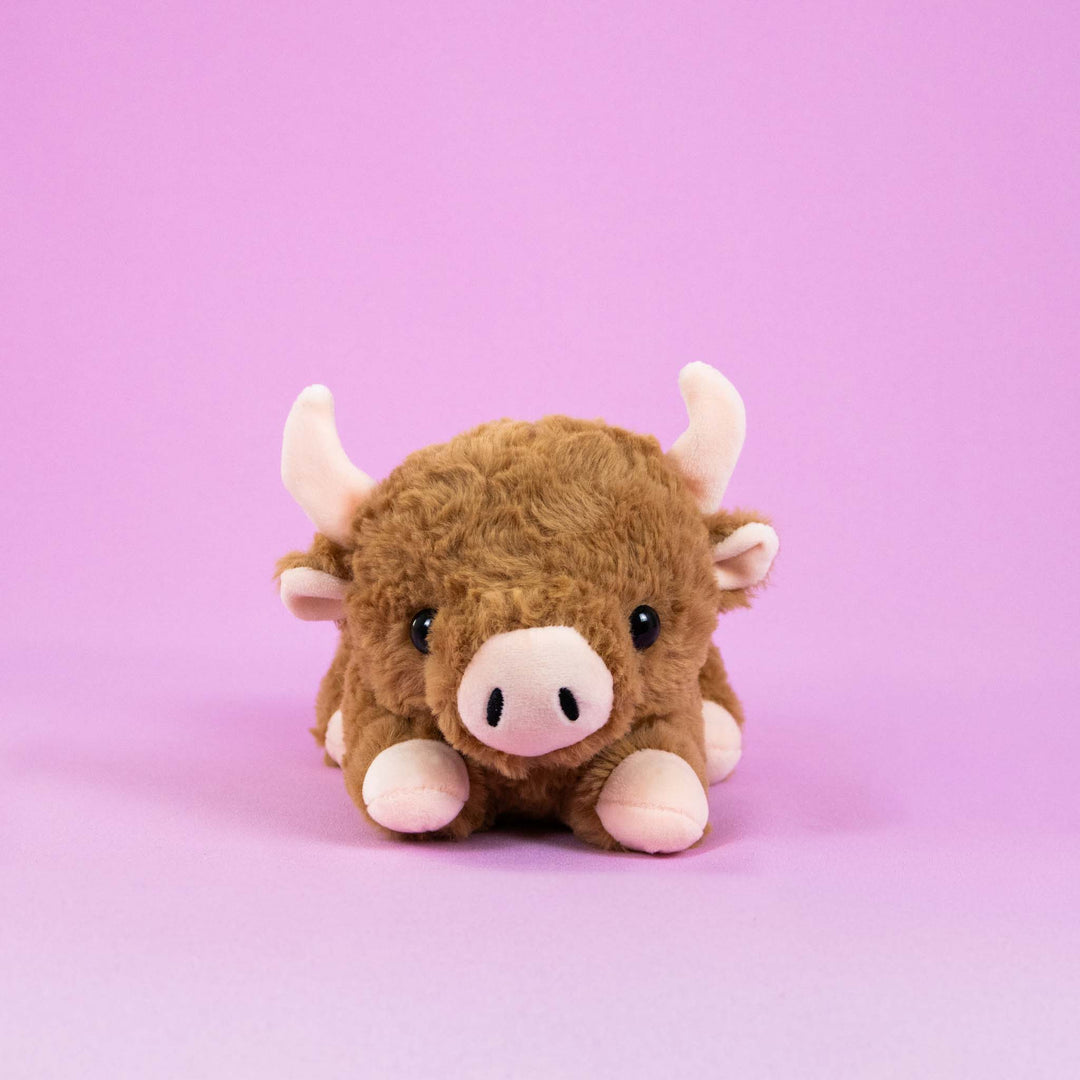 Vacas de peluche al mayoreo, colores café y blanco. Perfectas para regalar, decorar o vender.