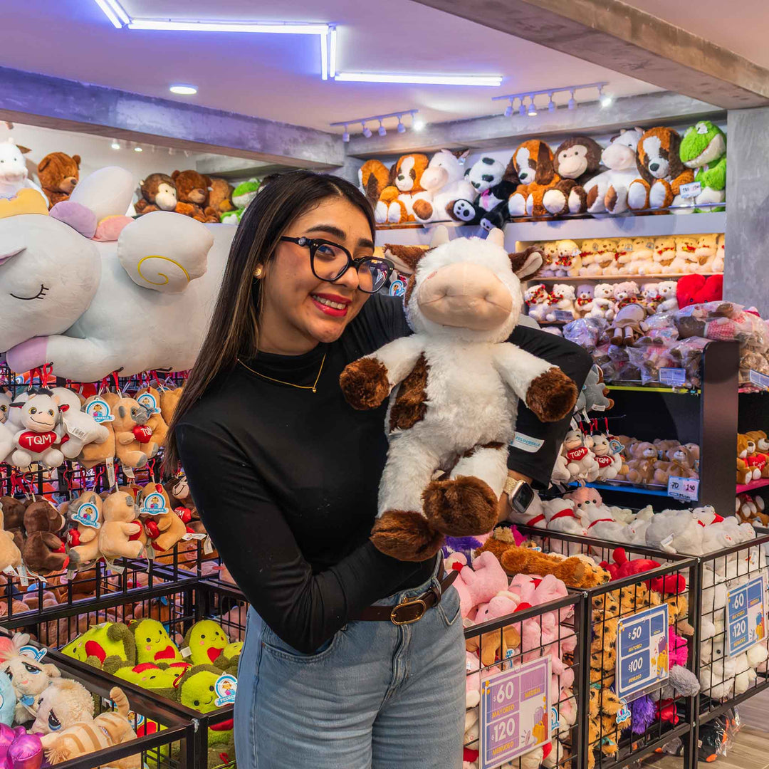 Vaca de peluche al mayoreo. Peluches para distribuidores, tiendas de regalo, decoración de eventos, coleccionistas. 
