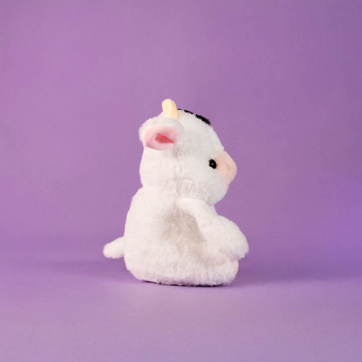 Vacas de peluche al mayoreo, colores negro y blanco. Perfectas para regalar, decorar o vender.