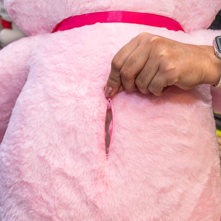 Oso de peluche meli super suave de color rosa, ideal para regalos en cualrquier ocasión, en san valentin, regalar amor o decorar un espacio con un osito adorable.