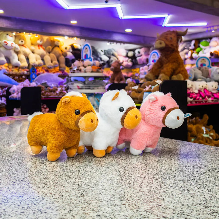 Caballos de peluche , color rosa, cafe y blanco. Peluches de caballo para maquinas caza muñecas, decoración y reventa