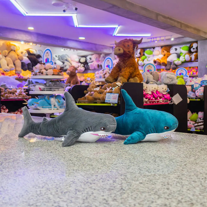 Tiburones de peluche en color azul y gris, miniatura para maquinas caza muñecos. Peluches economicos