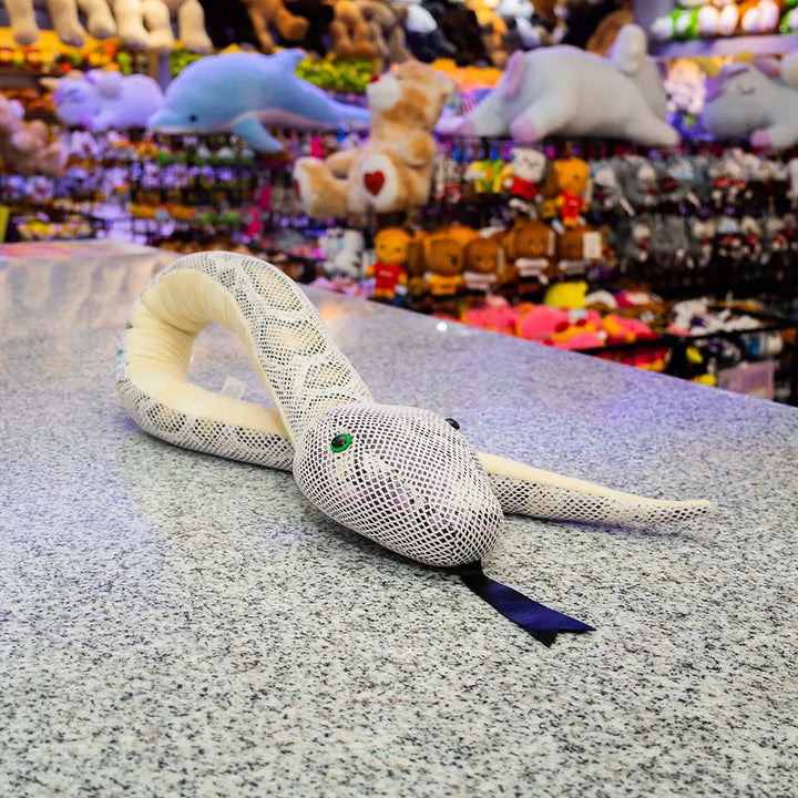 Serpiente de peluche, colores café, azul y gris. Peluches con detalles reales 